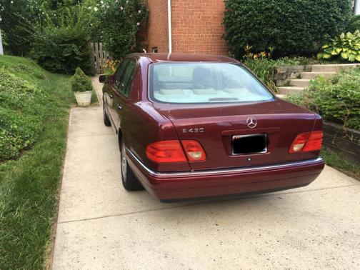Photo 3 of 6 of 1999 Mercedes-Benz E-Class E430